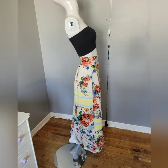 Asos Design Scuba Skirt with Mirrored Flower Print, VGUC, Size 12 - Picture 3 of 10